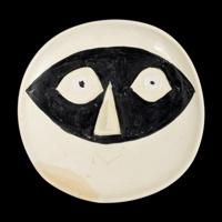 Pablo Picasso TETE AU MASQUE Plate (A.R. 362) - Sold for $17,500 on 03-03-2018 (Lot 6).jpg